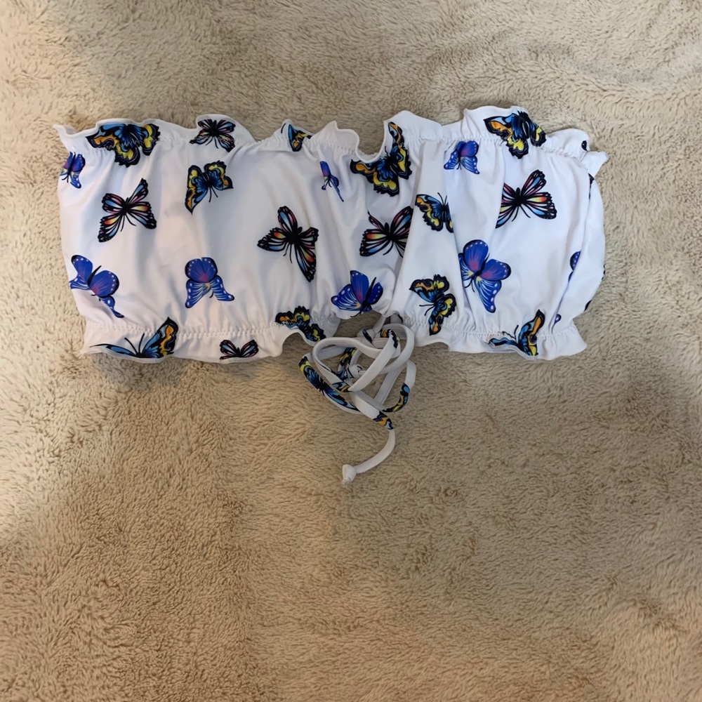 butterfly bikini top. size medium. never worn.
